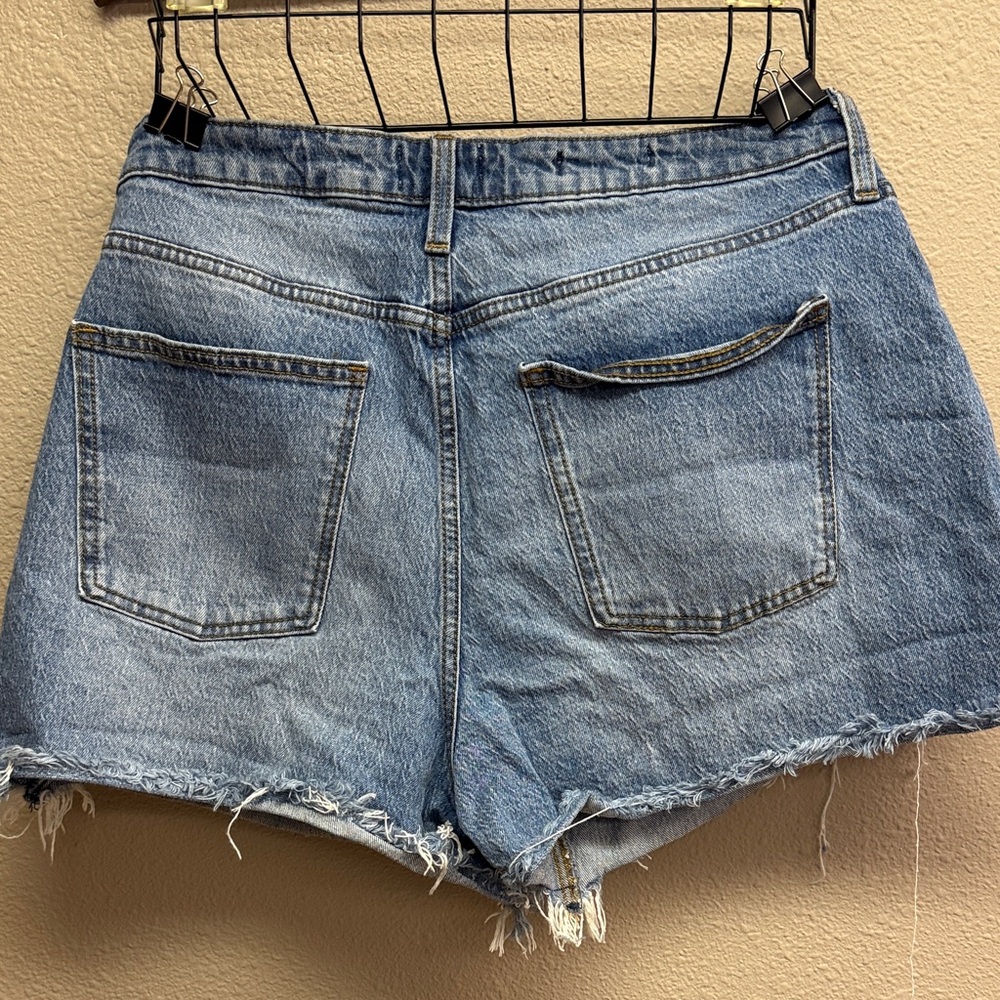 Universal Thread Blue Jean Shorts - Picture 4 of 4